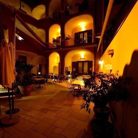 Manouche Osteria B&B San Leucio ภายนอก รูปภาพ