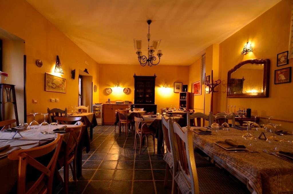 Manouche Osteria B&B กาแซร์ตา ภายนอก รูปภาพ