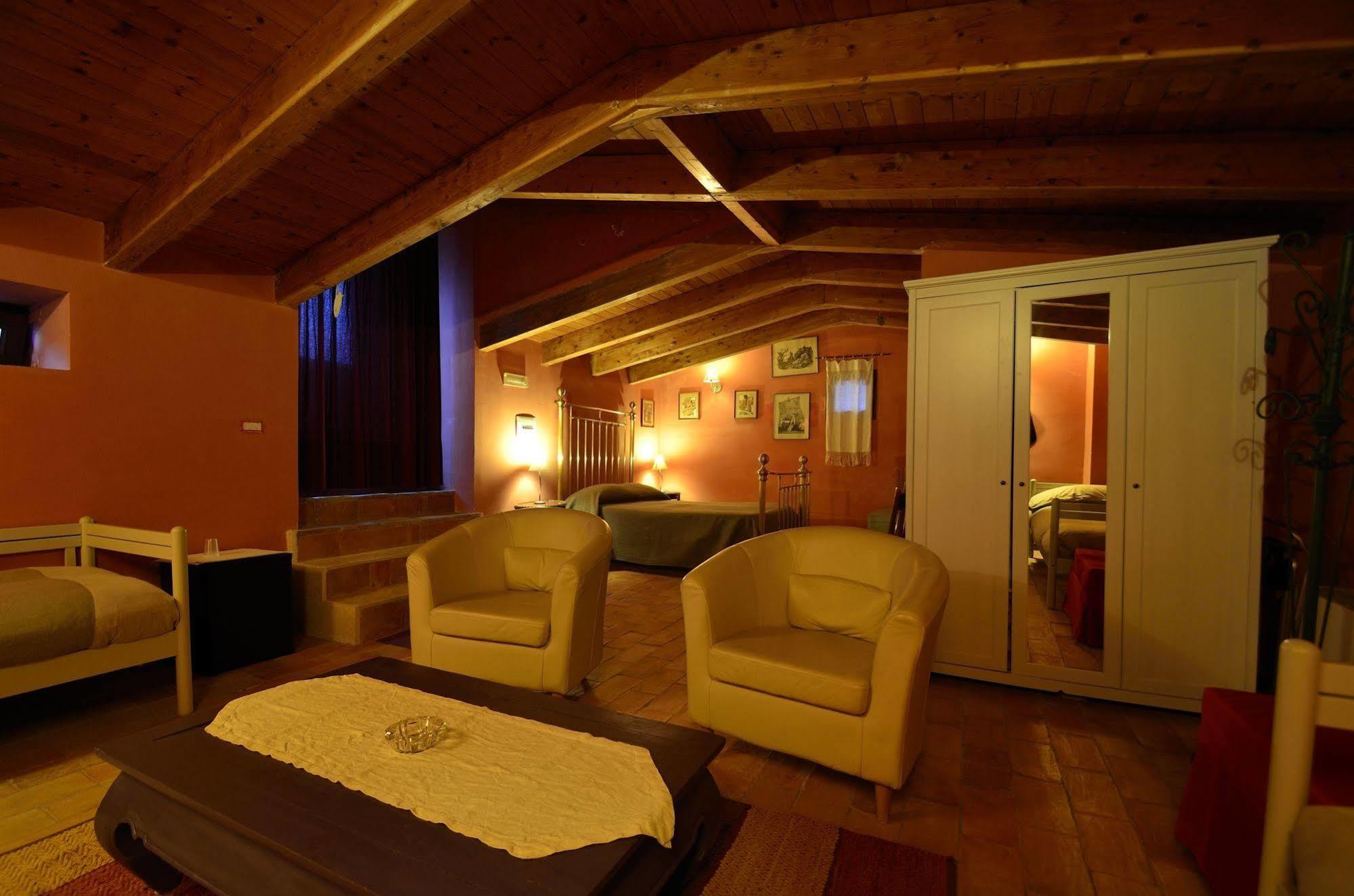 Manouche Osteria B&B San Leucio ภายนอก รูปภาพ